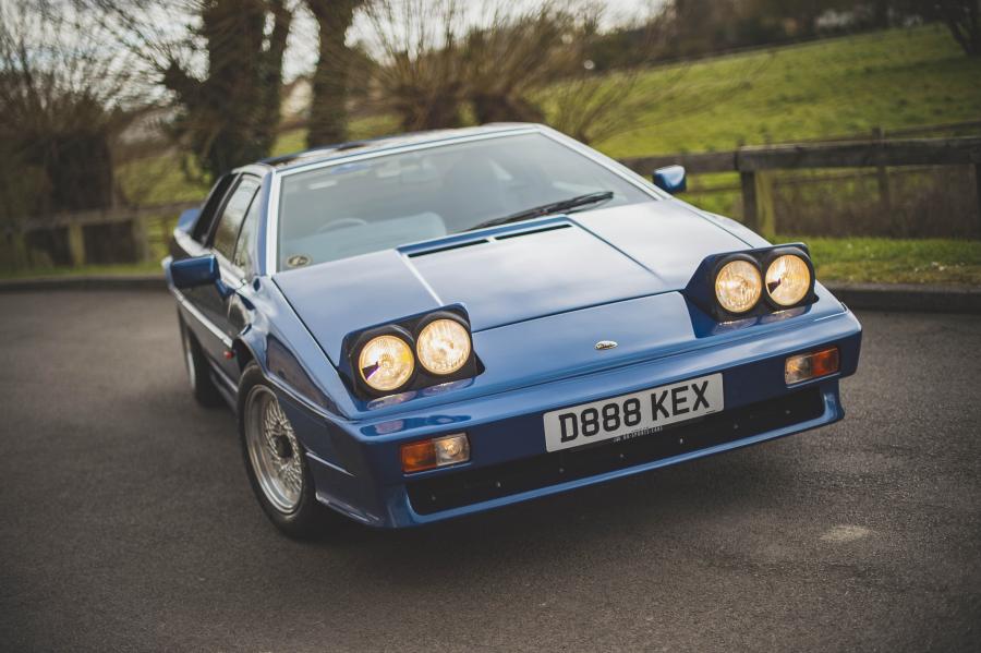  Lotus Esprit Turbo HC Limited Edition 1987 года  (фото 3 из 181)